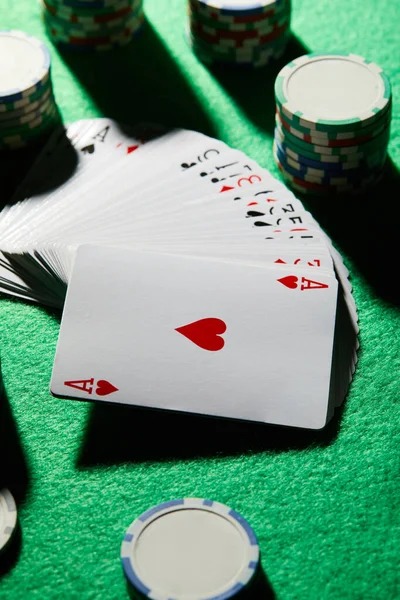 satset138 Bandar Poker live dealer table with card reveal